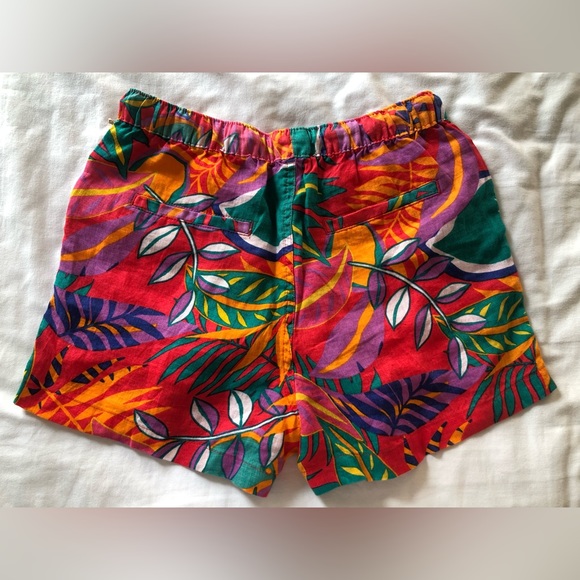 Floral Everyday Shorts - Picture 2 of 3